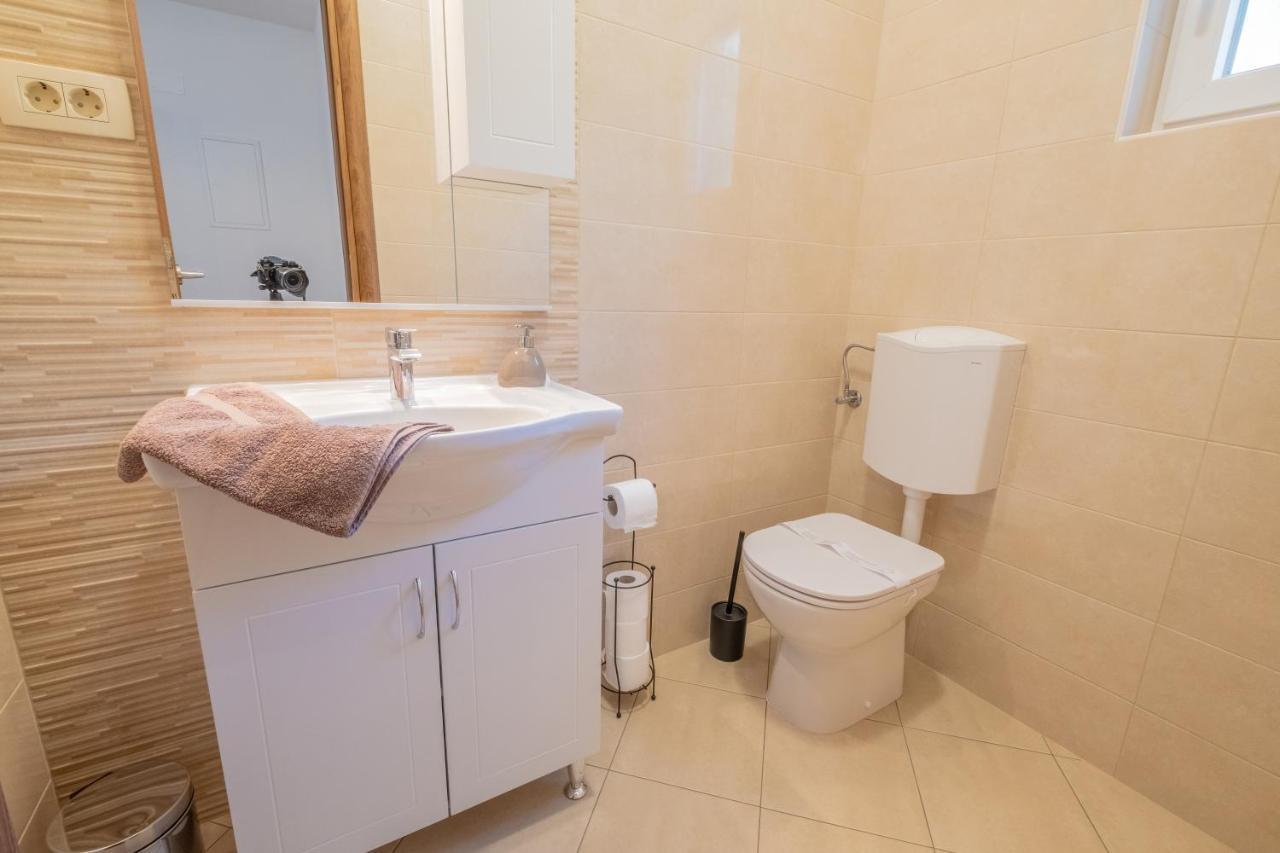 Amazing 4 Bedroom Villa With Swimming Pool And Wifi, Family Frendly Tribalj  Zewnętrze zdjęcie
